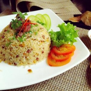 Cơm chiên bồ câu